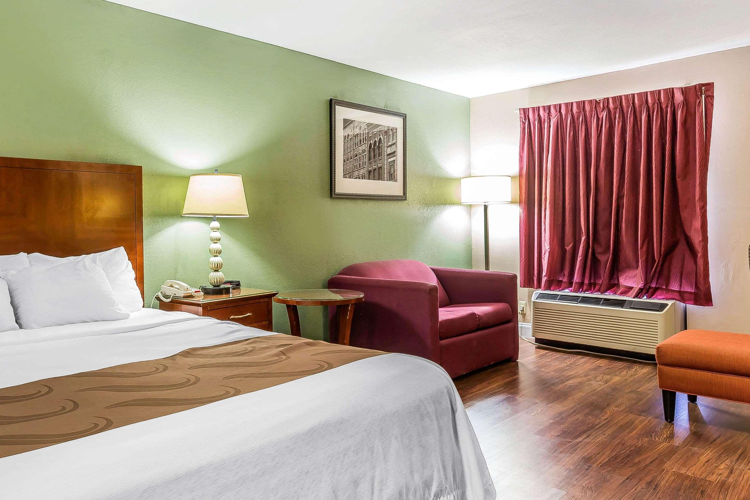 Quality Inn & Suites Near Robins Air Force Base Warner Robins Zewnętrze zdjęcie