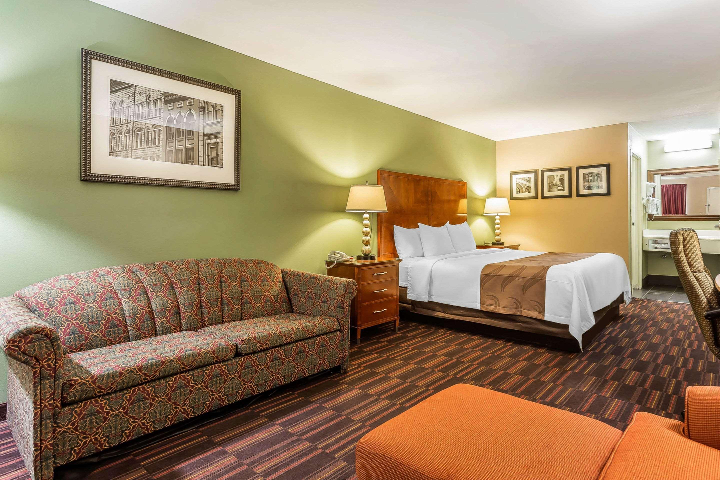 Quality Inn & Suites Near Robins Air Force Base Warner Robins Zewnętrze zdjęcie