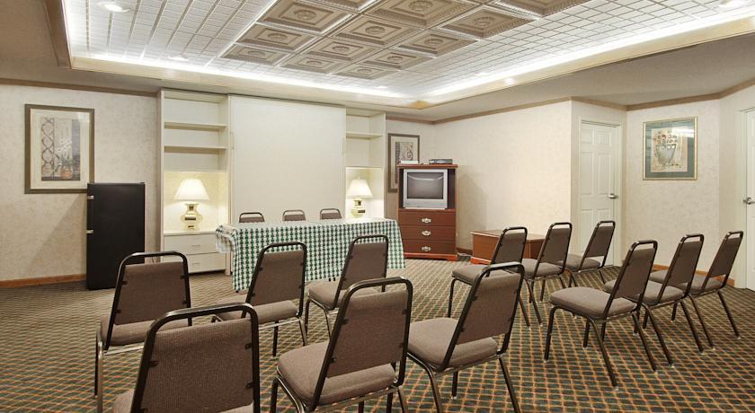 Quality Inn & Suites Near Robins Air Force Base Warner Robins Zewnętrze zdjęcie