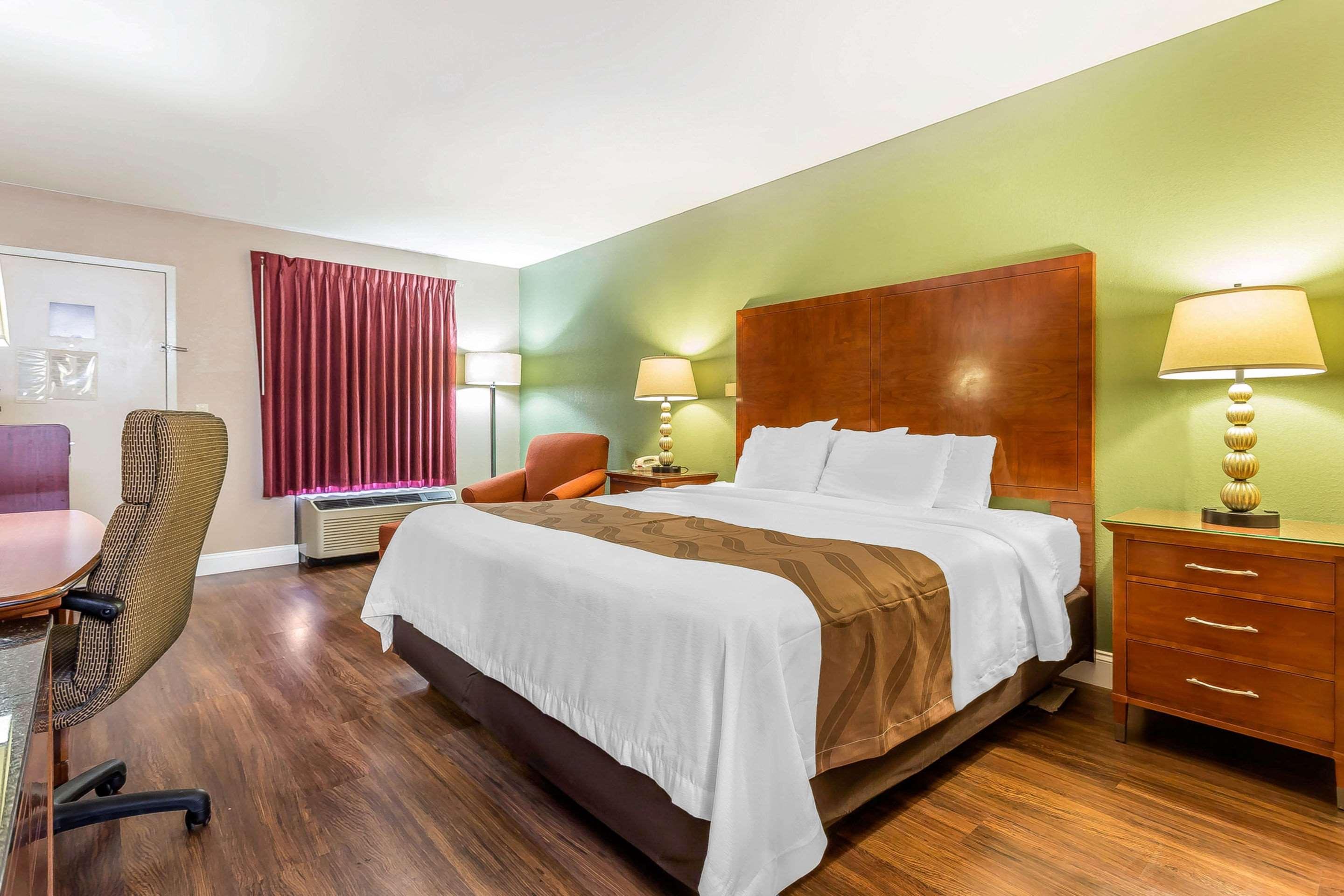Quality Inn & Suites Near Robins Air Force Base Warner Robins Zewnętrze zdjęcie