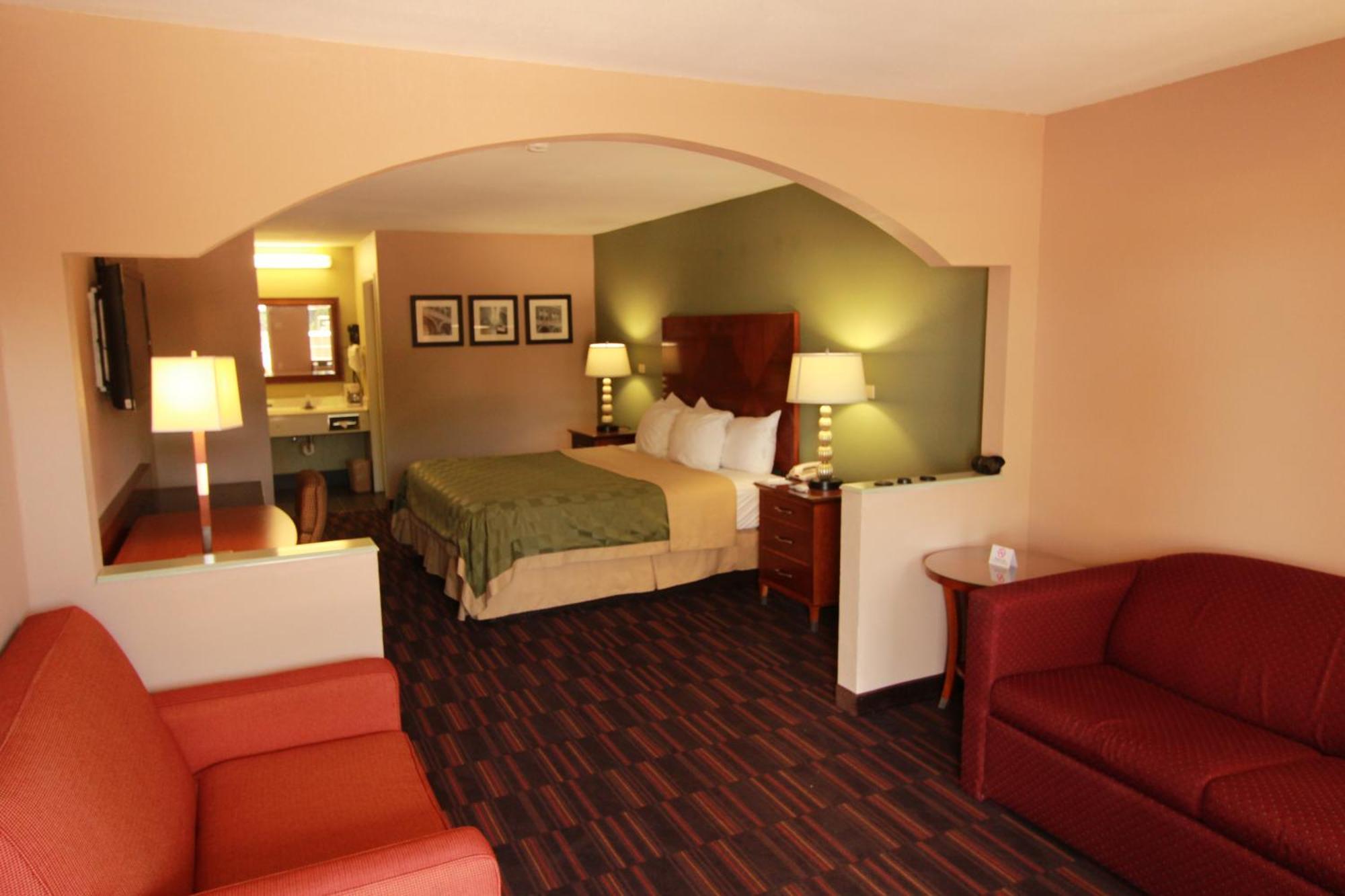 Quality Inn & Suites Near Robins Air Force Base Warner Robins Zewnętrze zdjęcie